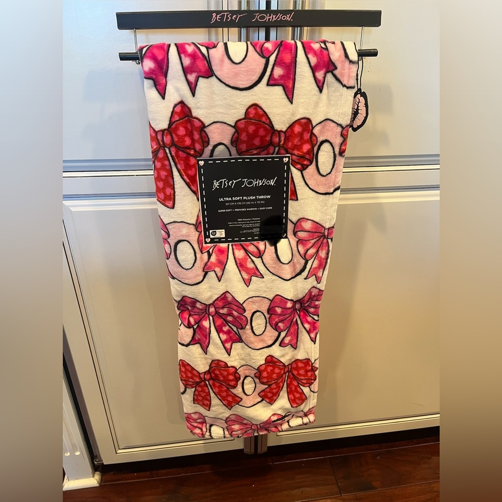 Betsey Johnson Red and Pink Valentines Plush Throw Blanket